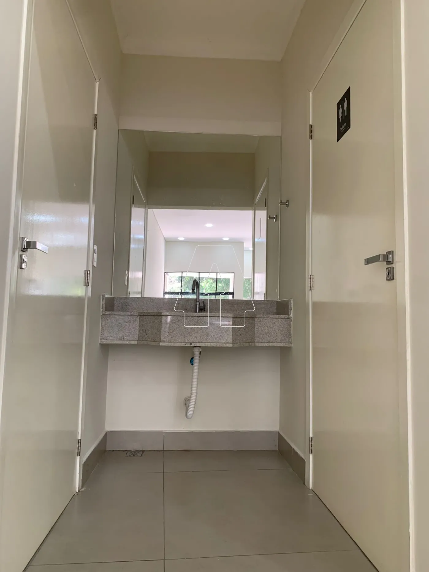 Alugar Comercial / Sal&atilde;o em Ara&ccedil;atuba R$ 6.000,00 - Foto 5