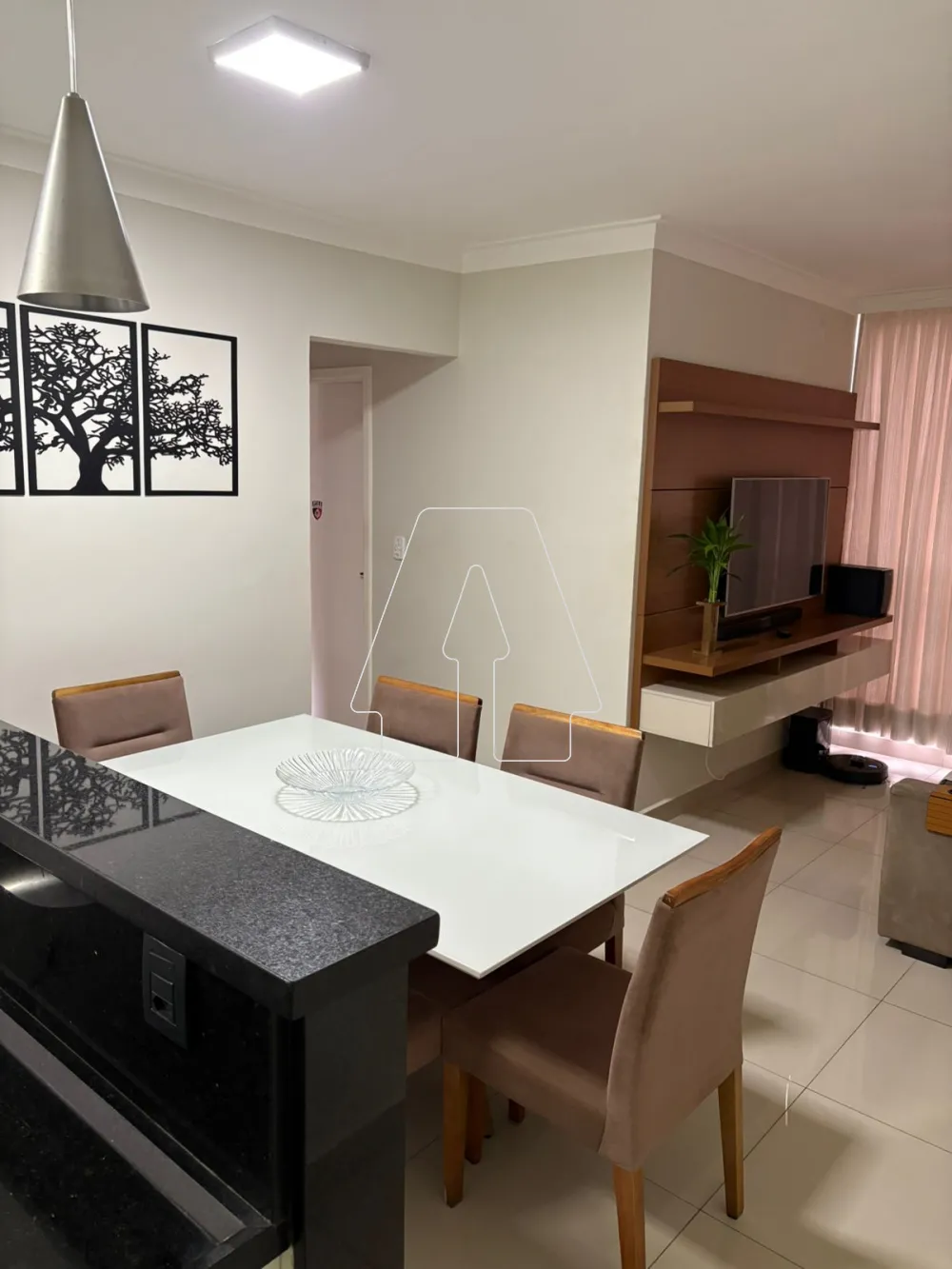 Comprar Apartamento / Padr&atilde;o em Ara&ccedil;atuba R$ 240.000,00 - Foto 2