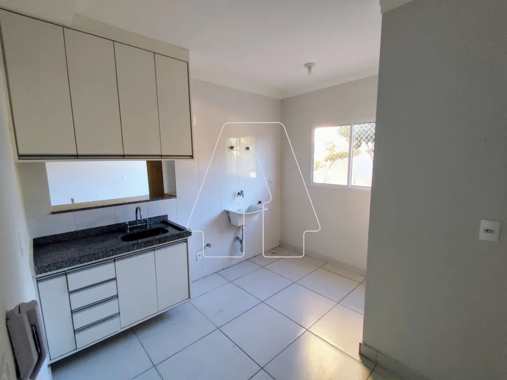 Comprar Apartamento / Padr&atilde;o em Ara&ccedil;atuba R$ 350.000,00 - Foto 2