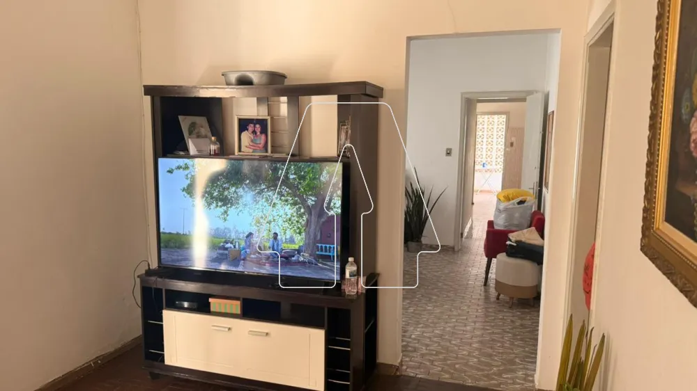 Comprar Casa / Residencial em Ara&ccedil;atuba R$ 330.000,00 - Foto 1