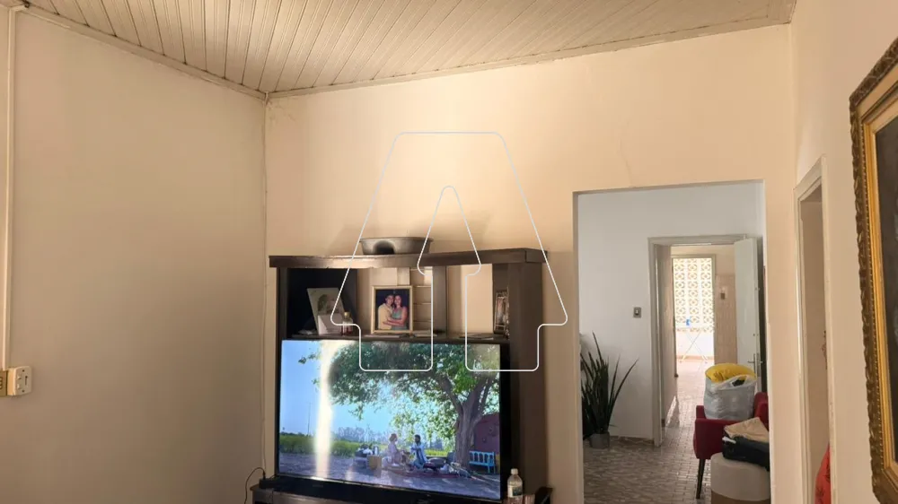 Comprar Casa / Residencial em Ara&ccedil;atuba R$ 330.000,00 - Foto 2