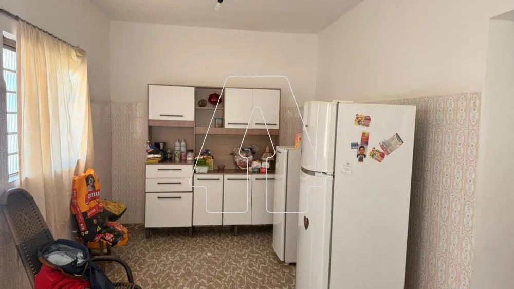 Comprar Casa / Residencial em Ara&ccedil;atuba R$ 330.000,00 - Foto 4
