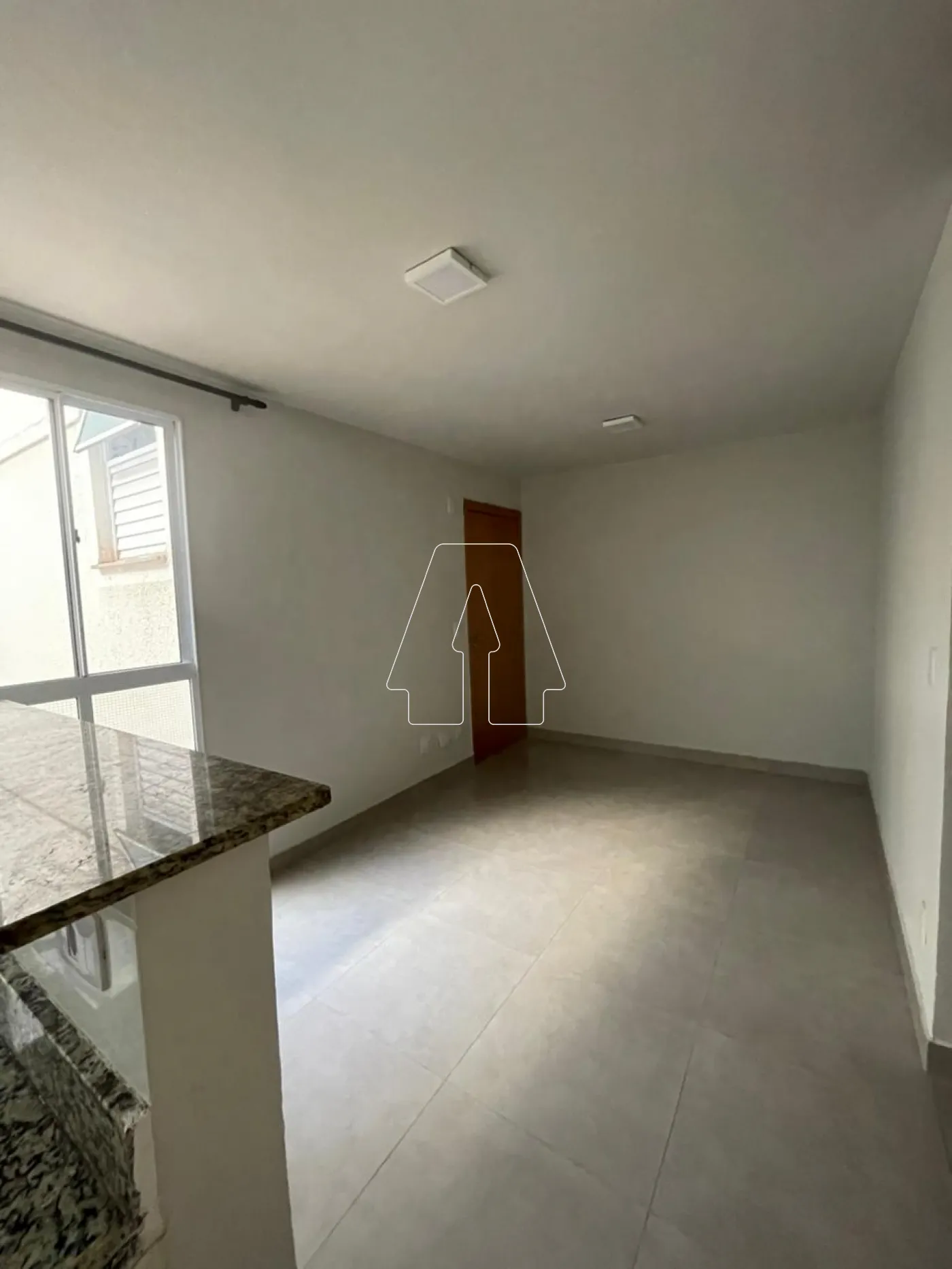 Comprar Apartamento / Padr&atilde;o em Ara&ccedil;atuba R$ 152.000,00 - Foto 2