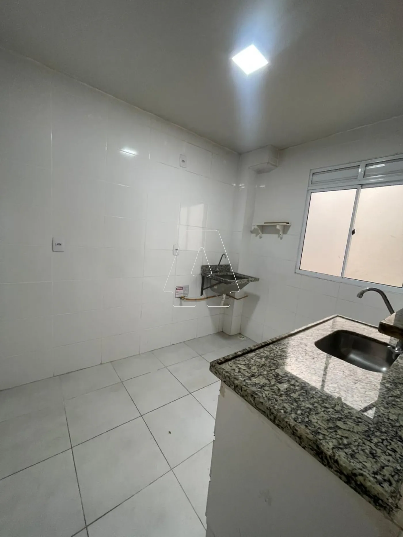 Comprar Apartamento / Padr&atilde;o em Ara&ccedil;atuba R$ 152.000,00 - Foto 3
