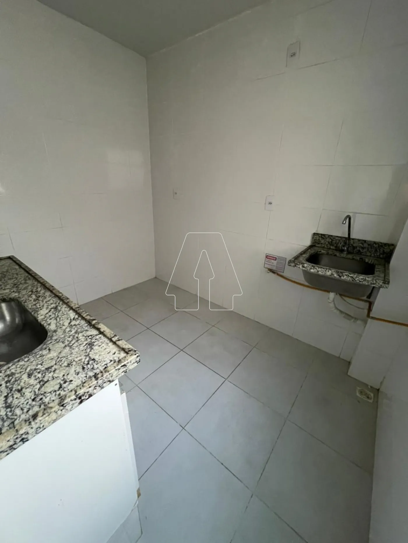 Comprar Apartamento / Padr&atilde;o em Ara&ccedil;atuba R$ 152.000,00 - Foto 4