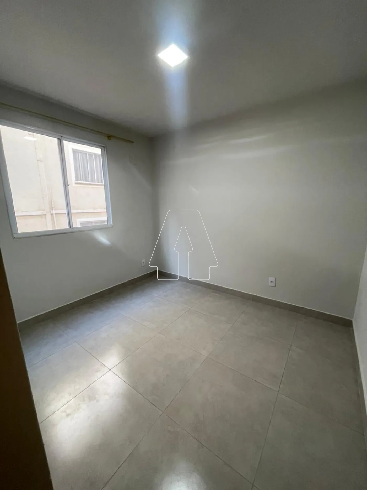 Comprar Apartamento / Padr&atilde;o em Ara&ccedil;atuba R$ 152.000,00 - Foto 12