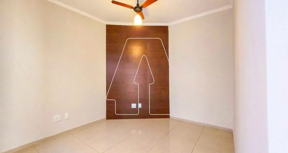 Comprar Casa / Residencial em Ara&ccedil;atuba R$ 380.000,00 - Foto 2