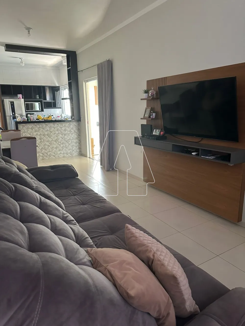 Comprar Casa / Residencial em Ara&ccedil;atuba R$ 310.000,00 - Foto 1
