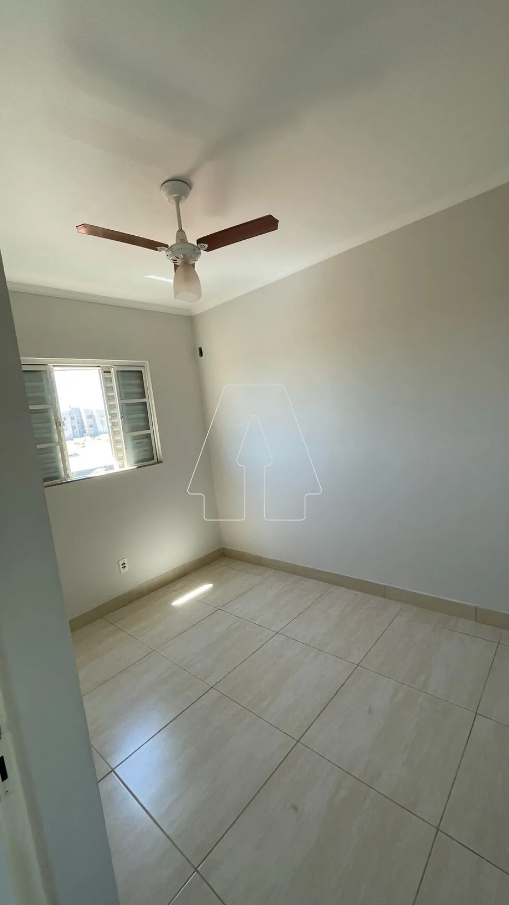 Comprar Apartamento / Padr&atilde;o em Ara&ccedil;atuba R$ 150.000,00 - Foto 1