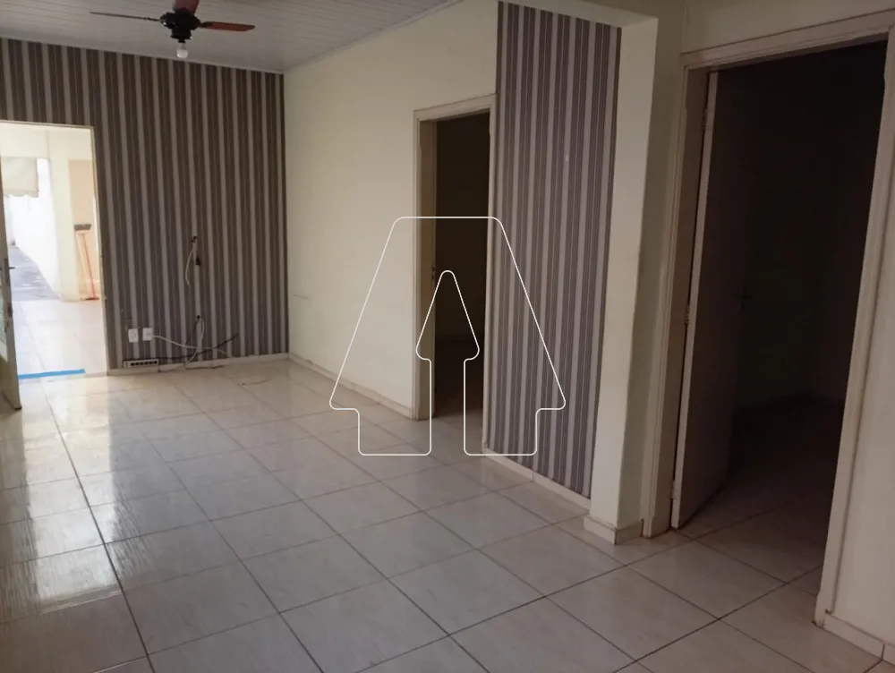 Comprar Casa / Residencial em Ara&ccedil;atuba R$ 200.000,00 - Foto 2