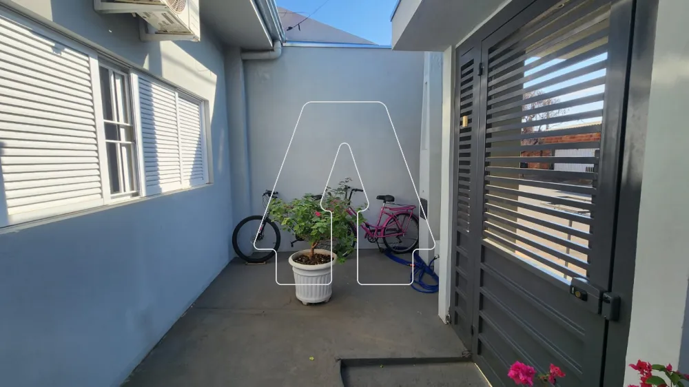 Comprar Casa / Residencial em Ara&ccedil;atuba R$ 500.000,00 - Foto 2