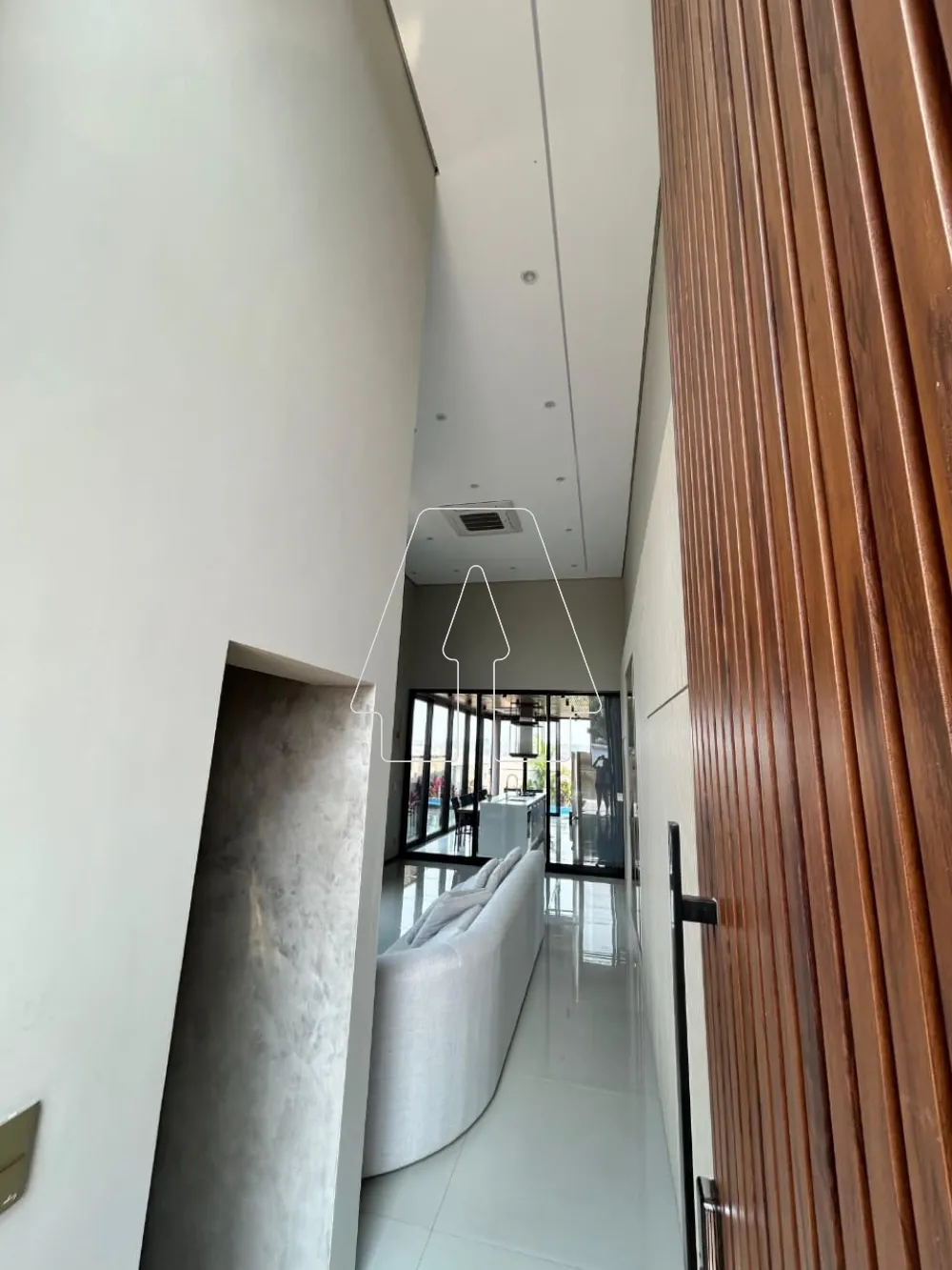 Alugar Casa / Condom&iacute;nio em Ara&ccedil;atuba R$ 14.000,00 - Foto 3