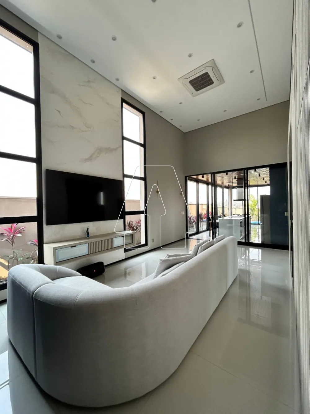 Alugar Casa / Condom&iacute;nio em Ara&ccedil;atuba R$ 14.000,00 - Foto 8