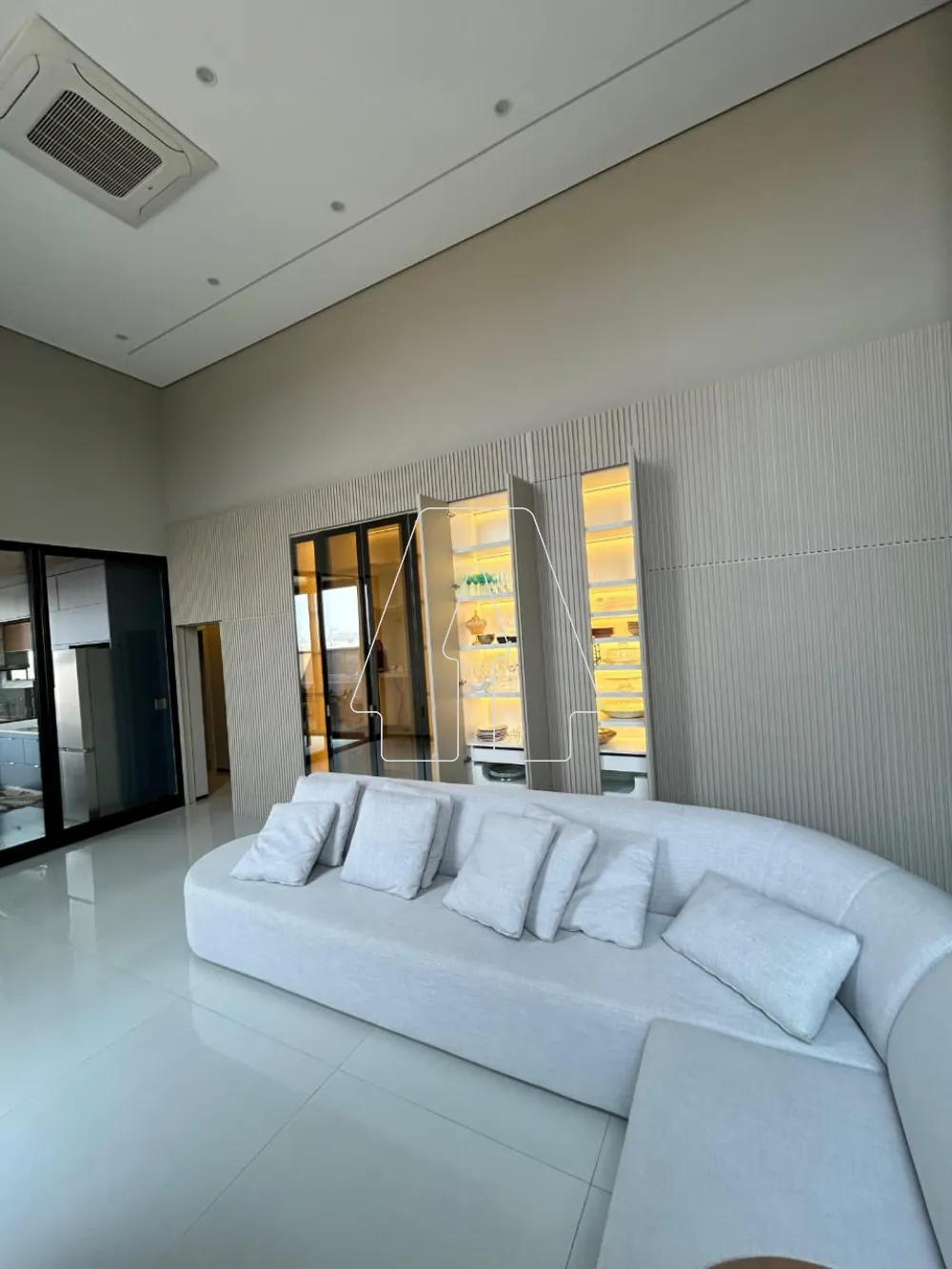Alugar Casa / Condom&iacute;nio em Ara&ccedil;atuba R$ 14.000,00 - Foto 10