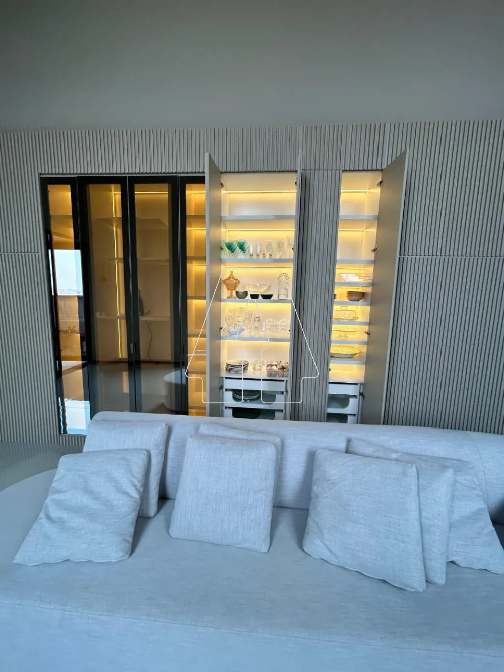 Alugar Casa / Condom&iacute;nio em Ara&ccedil;atuba R$ 14.000,00 - Foto 11