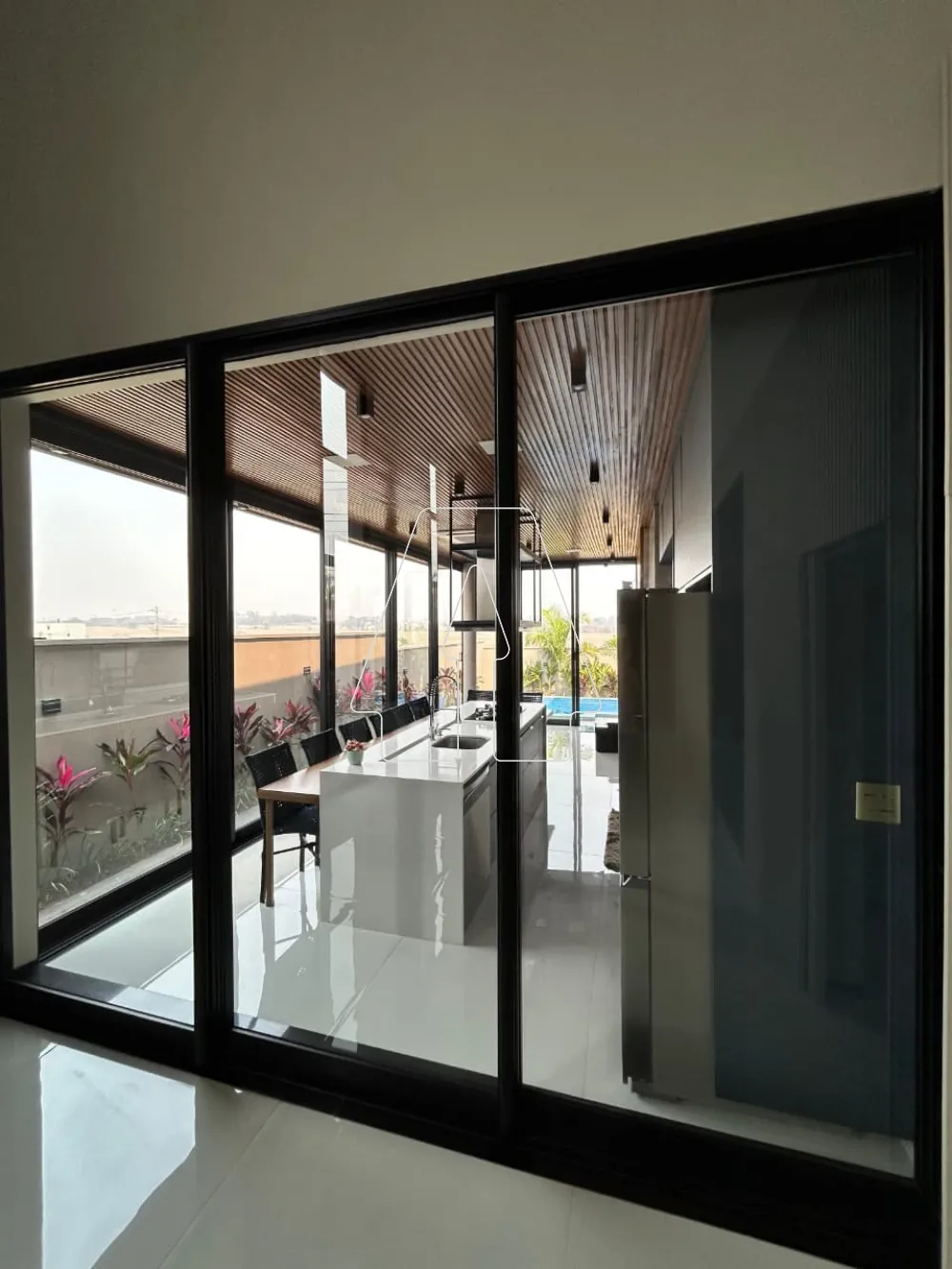 Alugar Casa / Condom&iacute;nio em Ara&ccedil;atuba R$ 14.000,00 - Foto 12