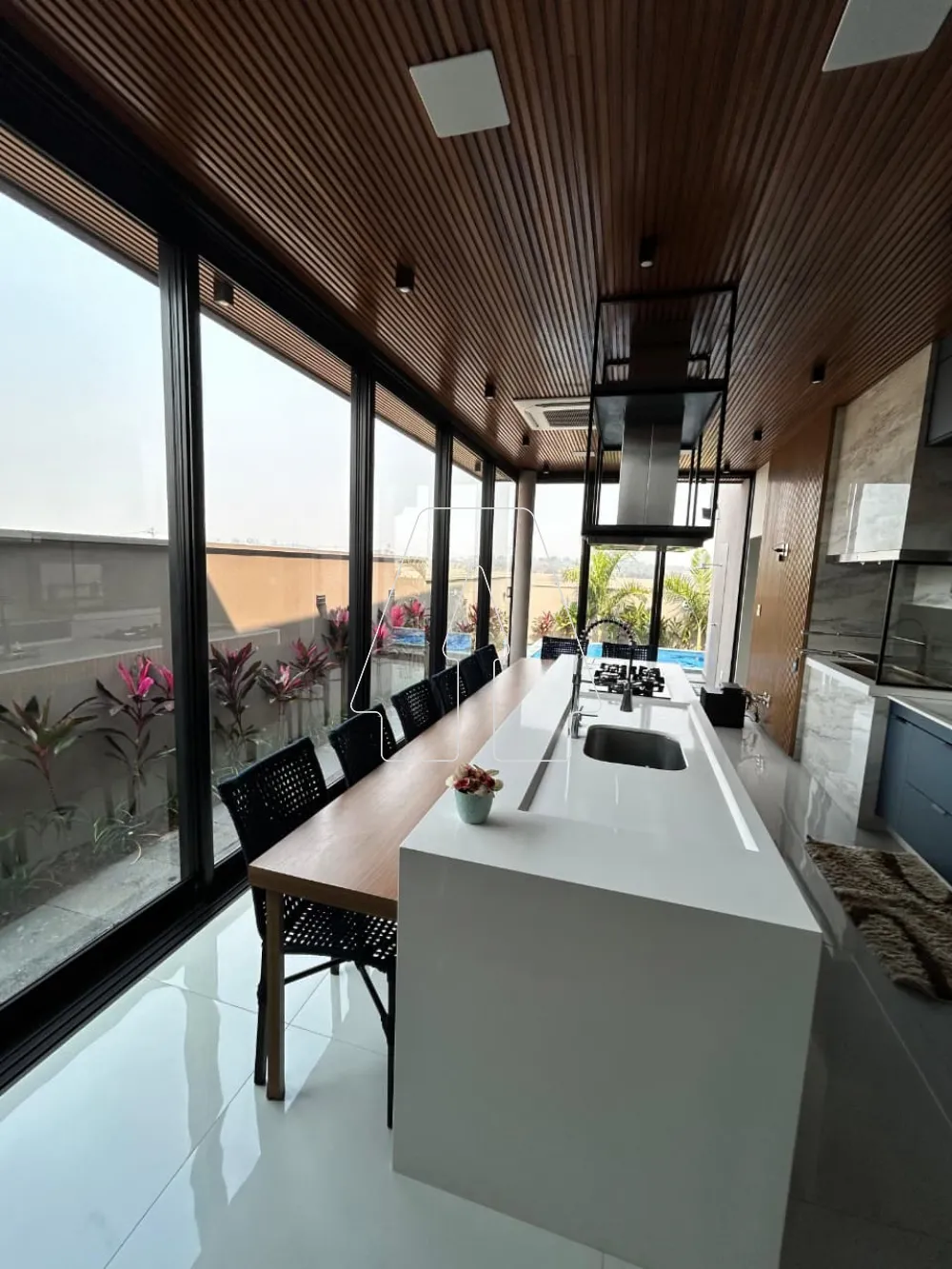 Alugar Casa / Condom&iacute;nio em Ara&ccedil;atuba R$ 14.000,00 - Foto 17