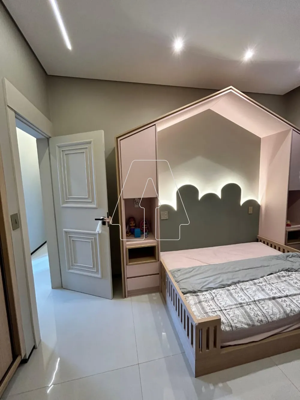 Alugar Casa / Condom&iacute;nio em Ara&ccedil;atuba R$ 14.000,00 - Foto 22
