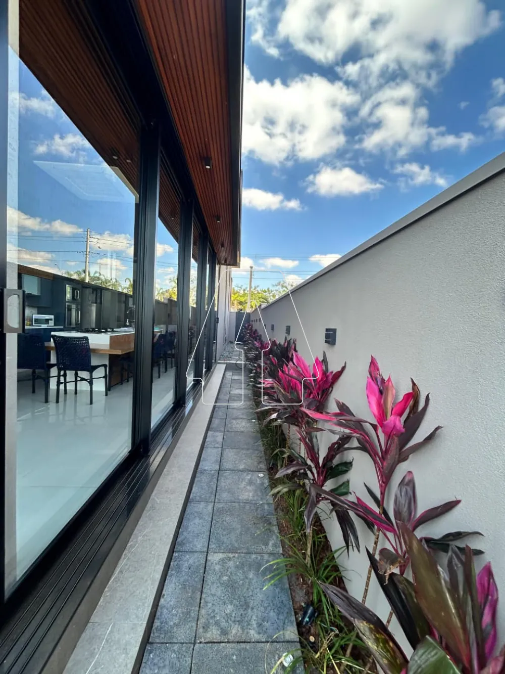 Alugar Casa / Condom&iacute;nio em Ara&ccedil;atuba R$ 14.000,00 - Foto 46