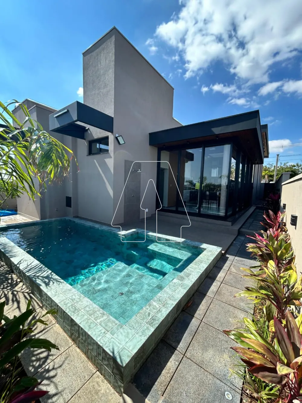 Alugar Casa / Condom&iacute;nio em Ara&ccedil;atuba R$ 14.000,00 - Foto 47