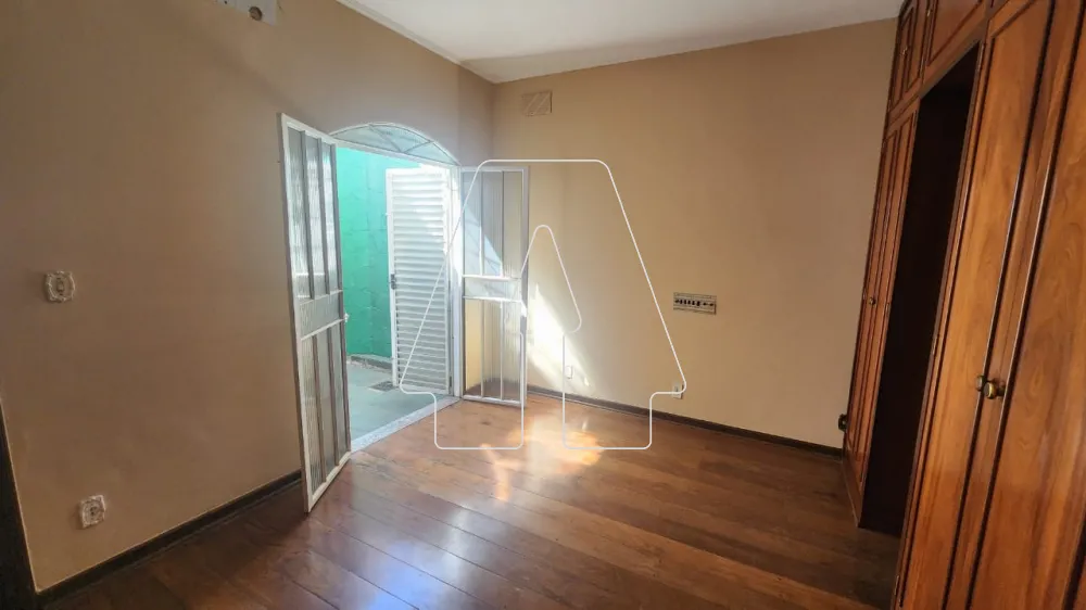 Comprar Casa / Residencial em Ara&ccedil;atuba R$ 420.000,00 - Foto 10
