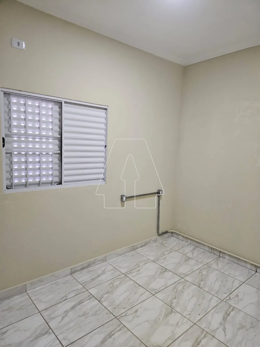Alugar Casa / Sobrado em Ara&ccedil;atuba R$ 1.700,00 - Foto 7
