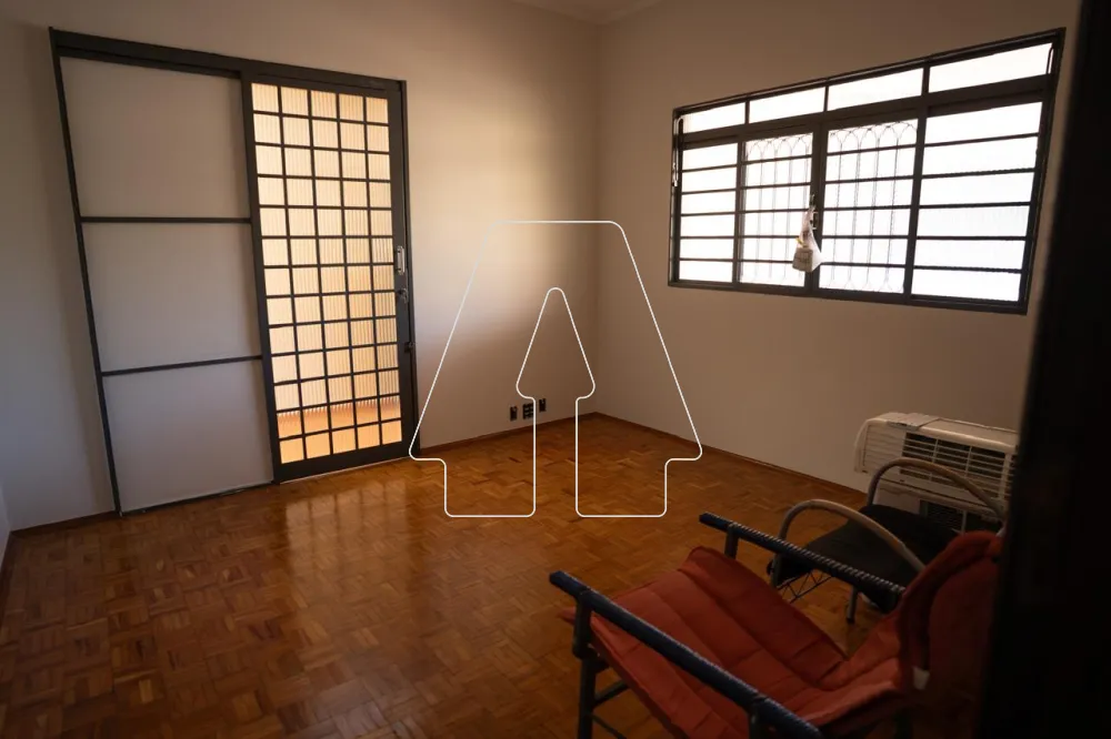 Comprar Casa / Residencial em Ara&ccedil;atuba R$ 550.000,00 - Foto 2