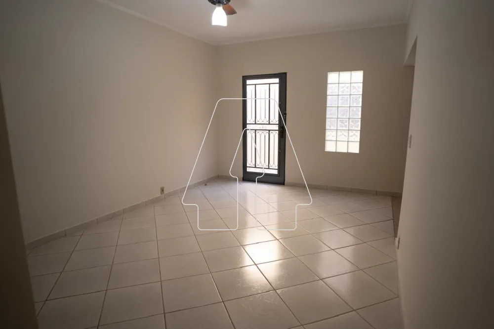 Comprar Casa / Residencial em Ara&ccedil;atuba R$ 550.000,00 - Foto 3