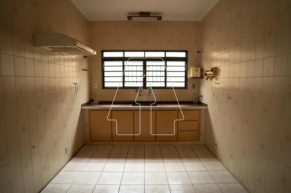Comprar Casa / Residencial em Ara&ccedil;atuba R$ 550.000,00 - Foto 4