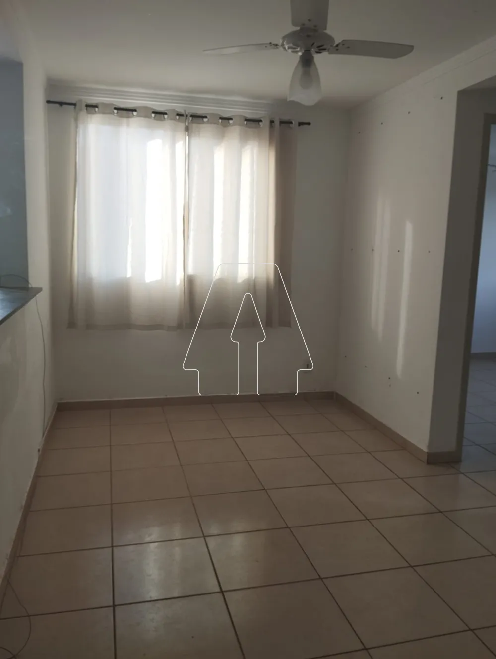 Comprar Apartamento / Padr&atilde;o em Ara&ccedil;atuba R$ 139.000,00 - Foto 2