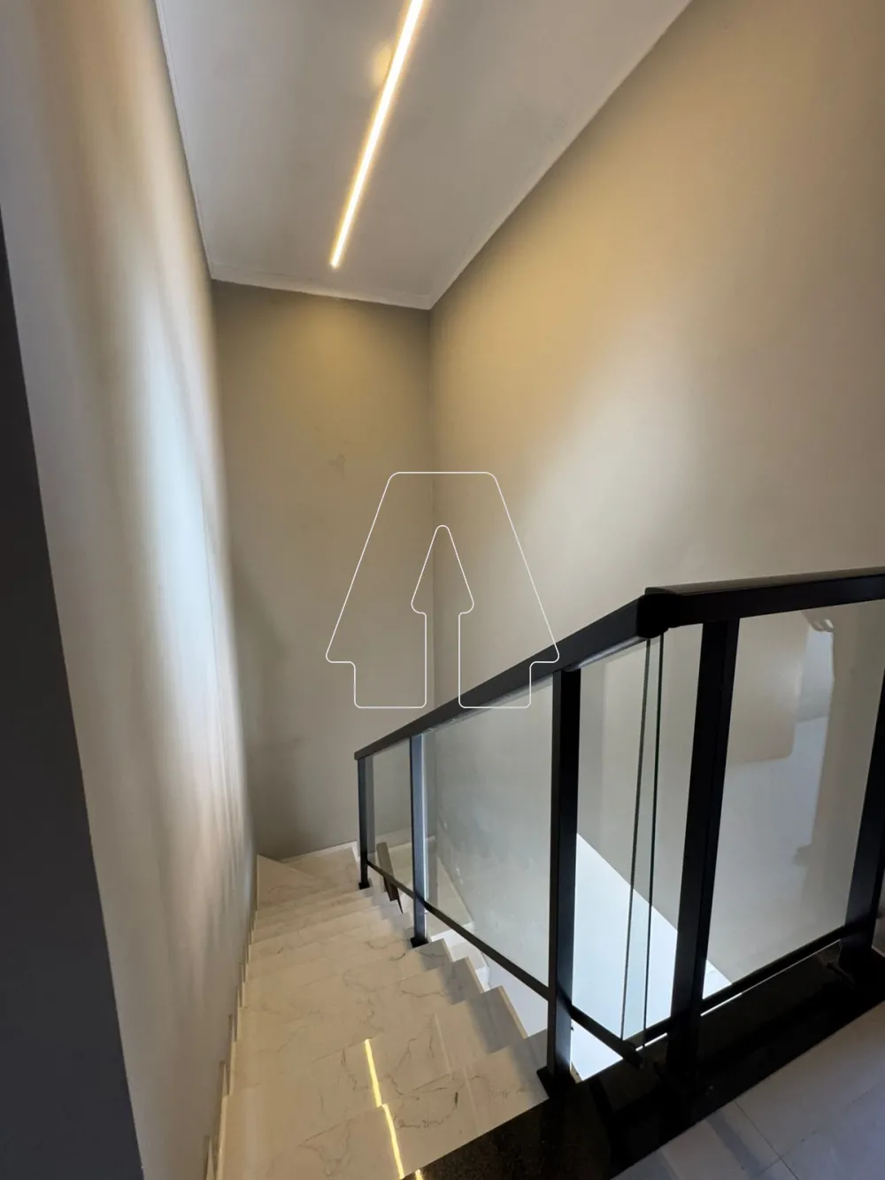 Comprar Casa / Condom&iacute;nio em Ara&ccedil;atuba R$ 1.350.000,00 - Foto 2