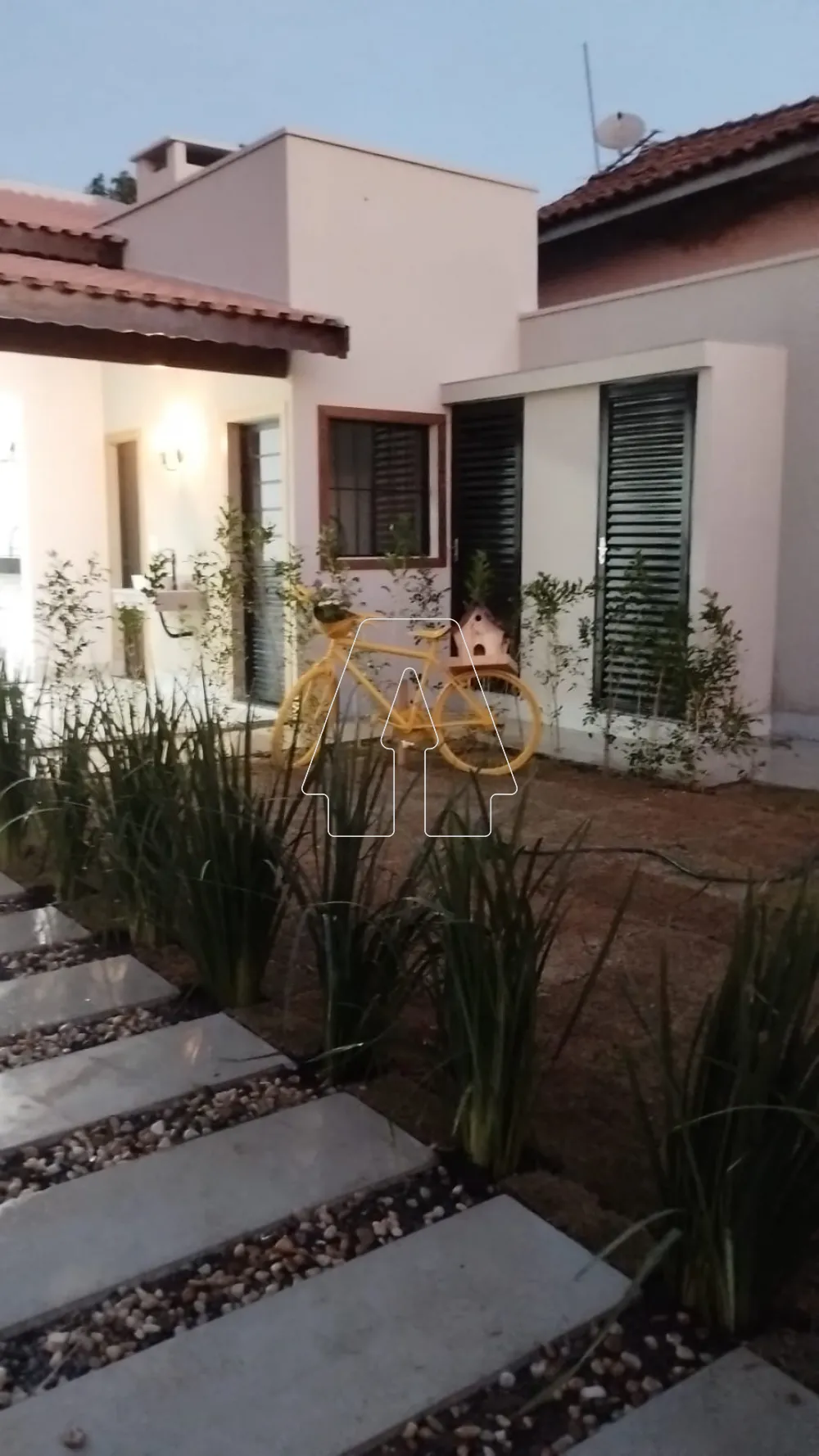 Comprar Casa / Residencial em Ara&ccedil;atuba R$ 580.000,00 - Foto 3