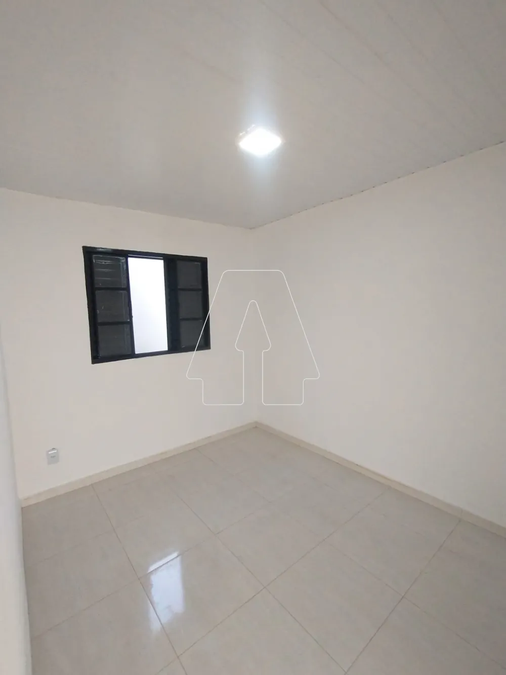 Comprar Casa / Residencial em Ara&ccedil;atuba R$ 175.000,00 - Foto 4