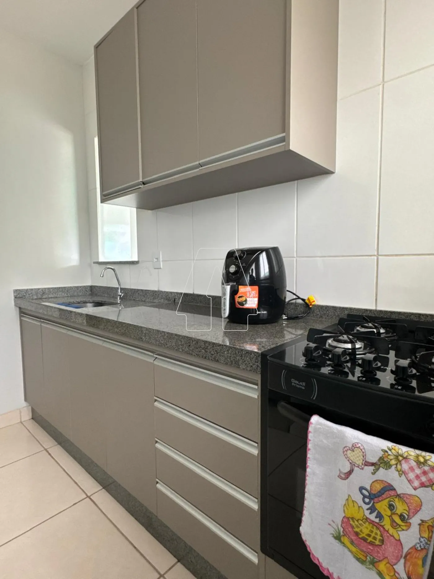 Alugar Apartamento / Padr&atilde;o em Ara&ccedil;atuba R$ 3.800,00 - Foto 14