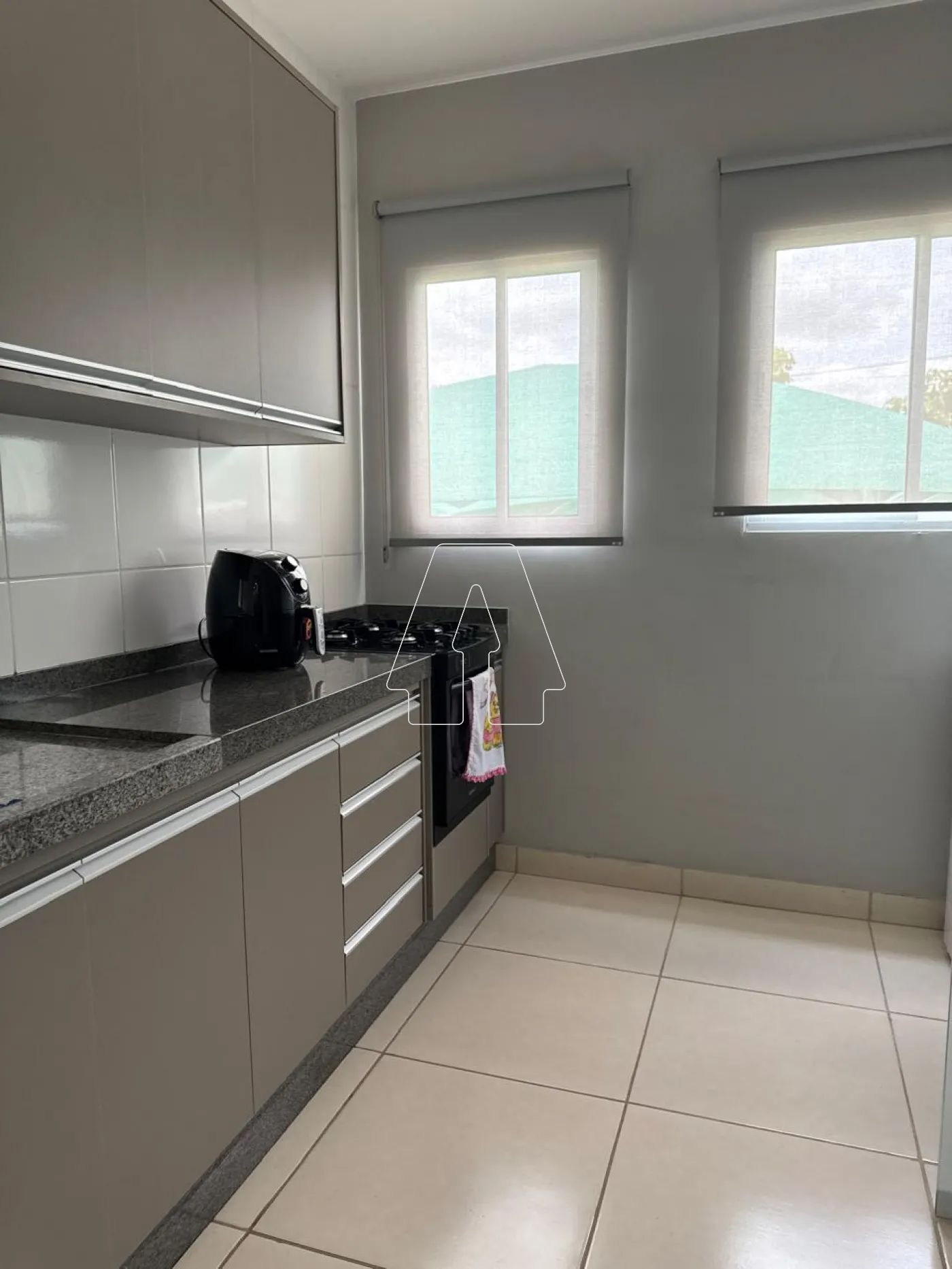 Alugar Apartamento / Padr&atilde;o em Ara&ccedil;atuba R$ 3.800,00 - Foto 15