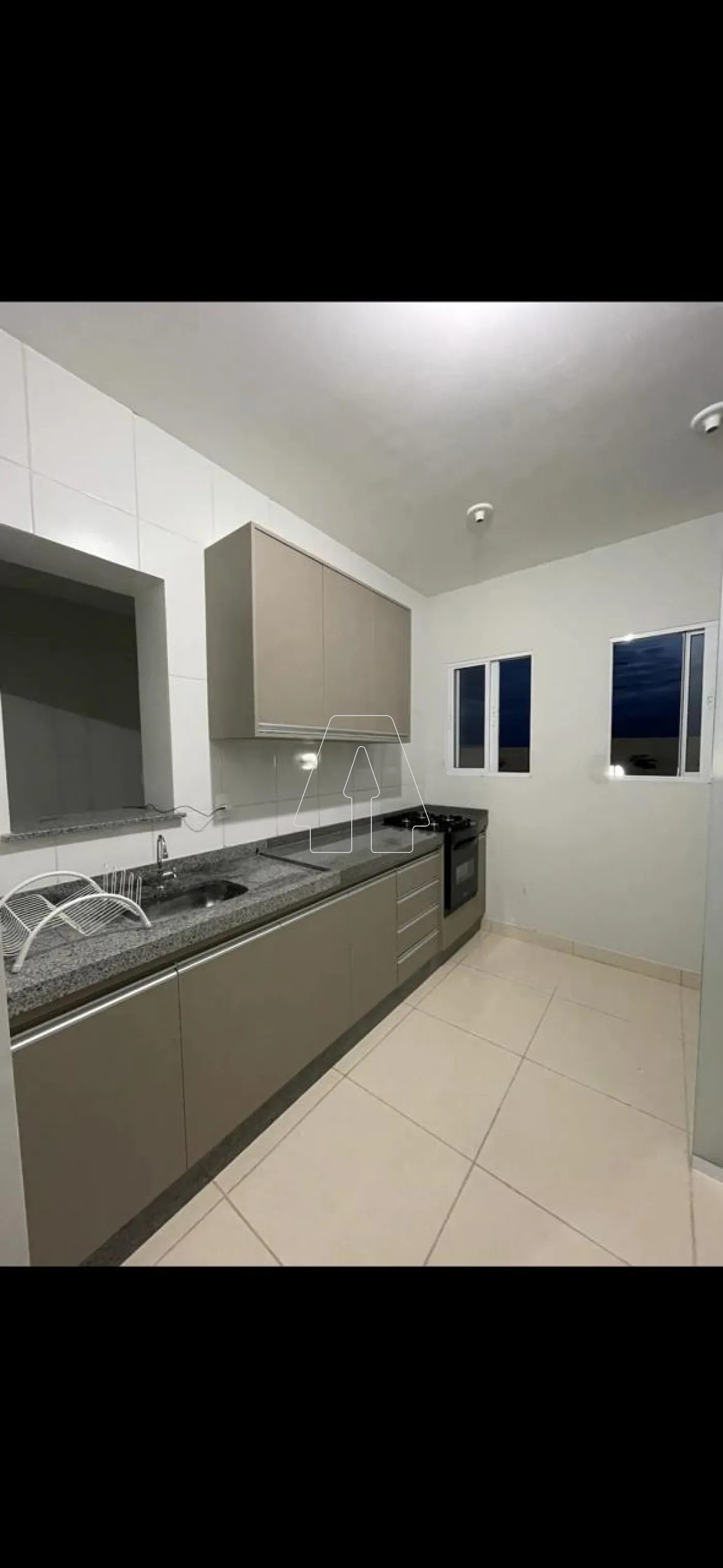 Alugar Apartamento / Padr&atilde;o em Ara&ccedil;atuba R$ 3.800,00 - Foto 17