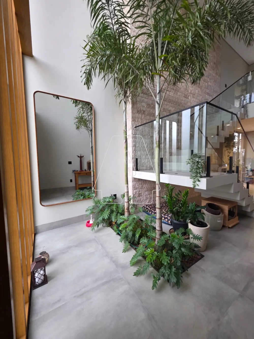 Alugar Casa / Condom&iacute;nio em Ara&ccedil;atuba R$ 11.000,00 - Foto 2