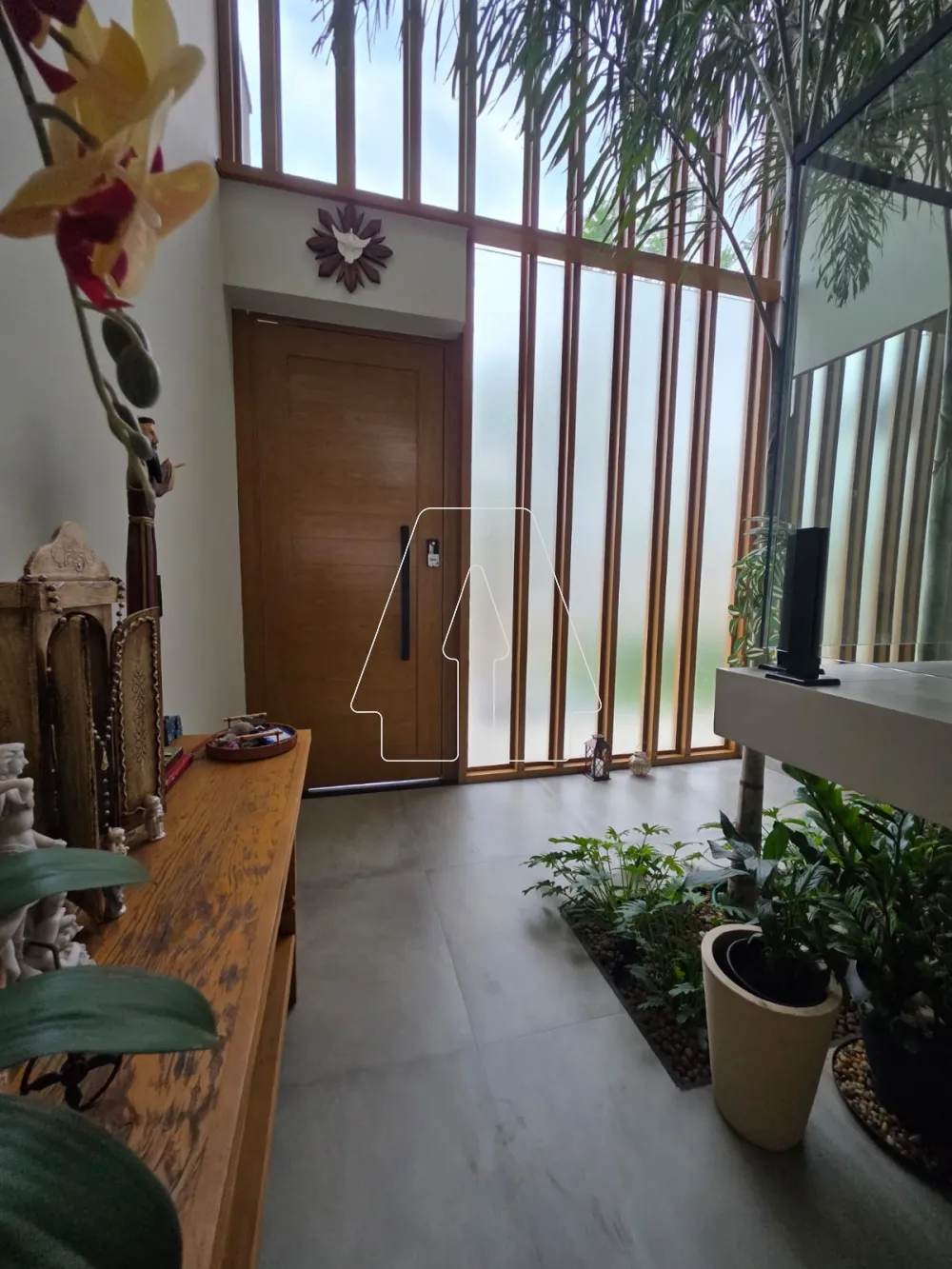 Alugar Casa / Condom&iacute;nio em Ara&ccedil;atuba R$ 11.000,00 - Foto 3