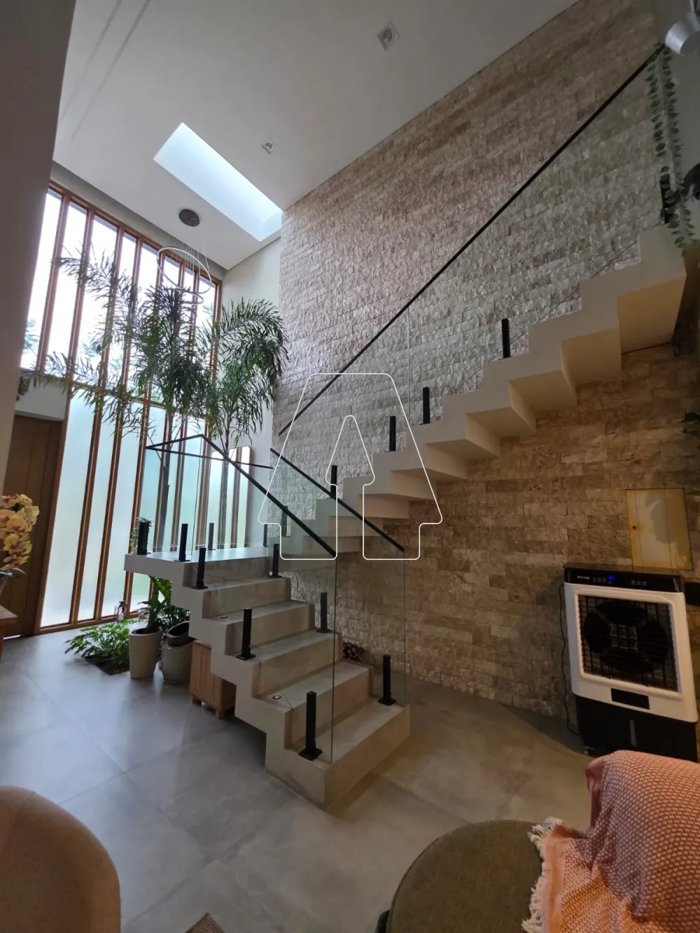 Alugar Casa / Condom&iacute;nio em Ara&ccedil;atuba R$ 11.000,00 - Foto 4