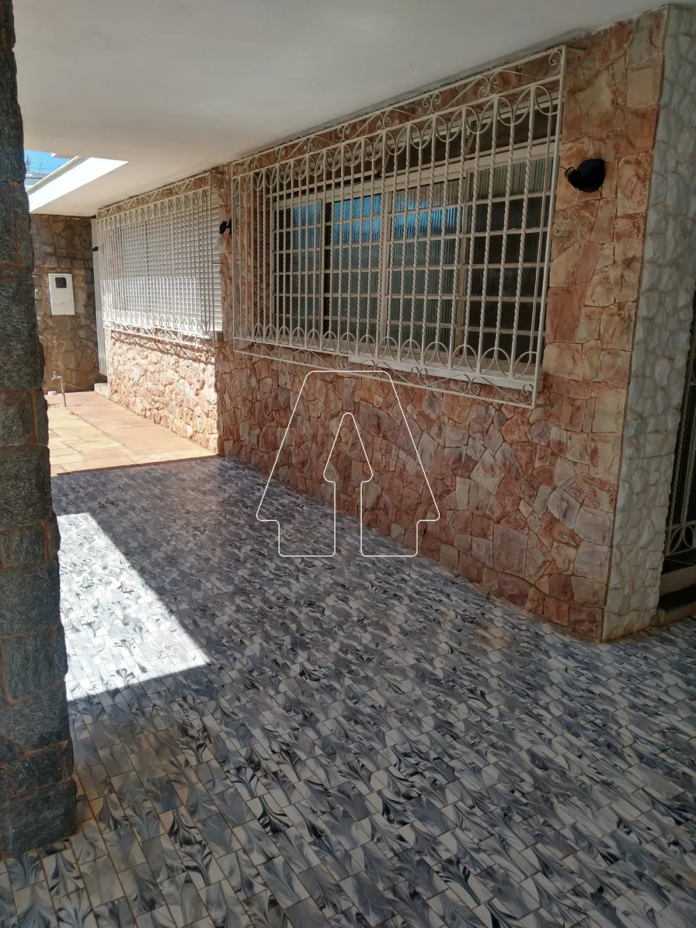Comprar Casa / Residencial em Ara&ccedil;atuba R$ 450.000,00 - Foto 1