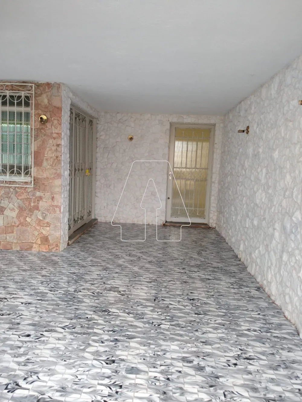 Comprar Casa / Residencial em Ara&ccedil;atuba R$ 450.000,00 - Foto 2