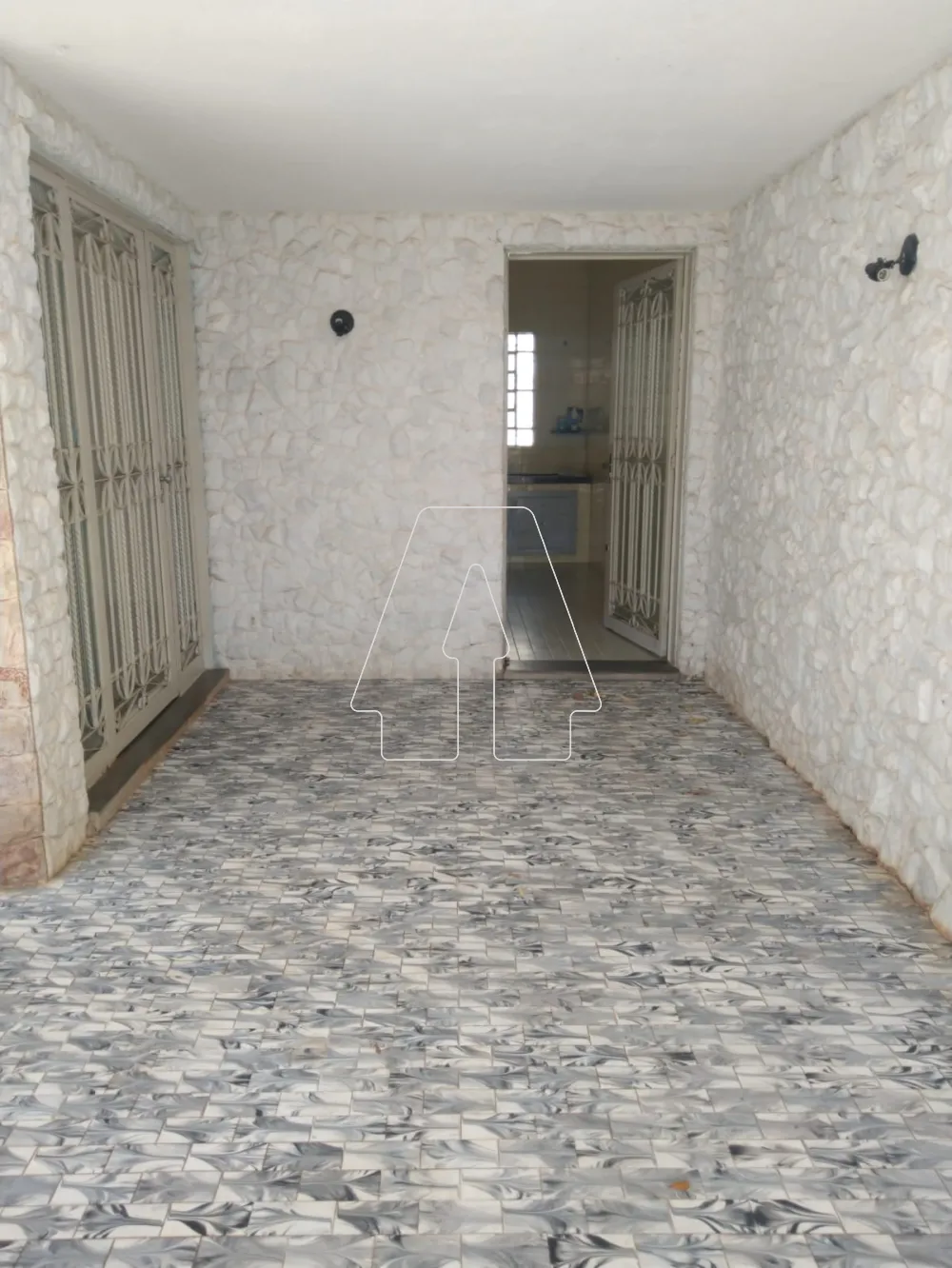 Comprar Casa / Residencial em Ara&ccedil;atuba R$ 450.000,00 - Foto 3
