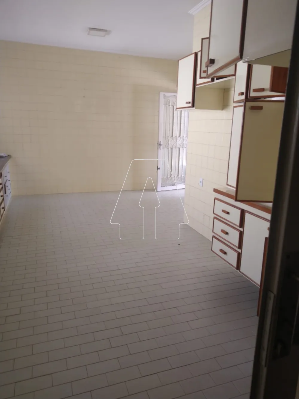 Comprar Casa / Residencial em Ara&ccedil;atuba R$ 450.000,00 - Foto 9