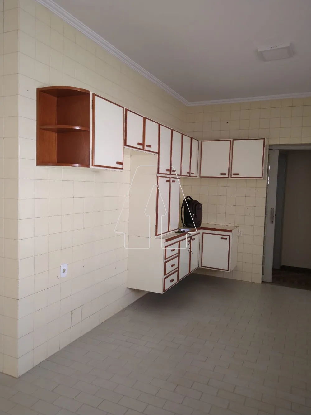 Comprar Casa / Residencial em Ara&ccedil;atuba R$ 450.000,00 - Foto 6