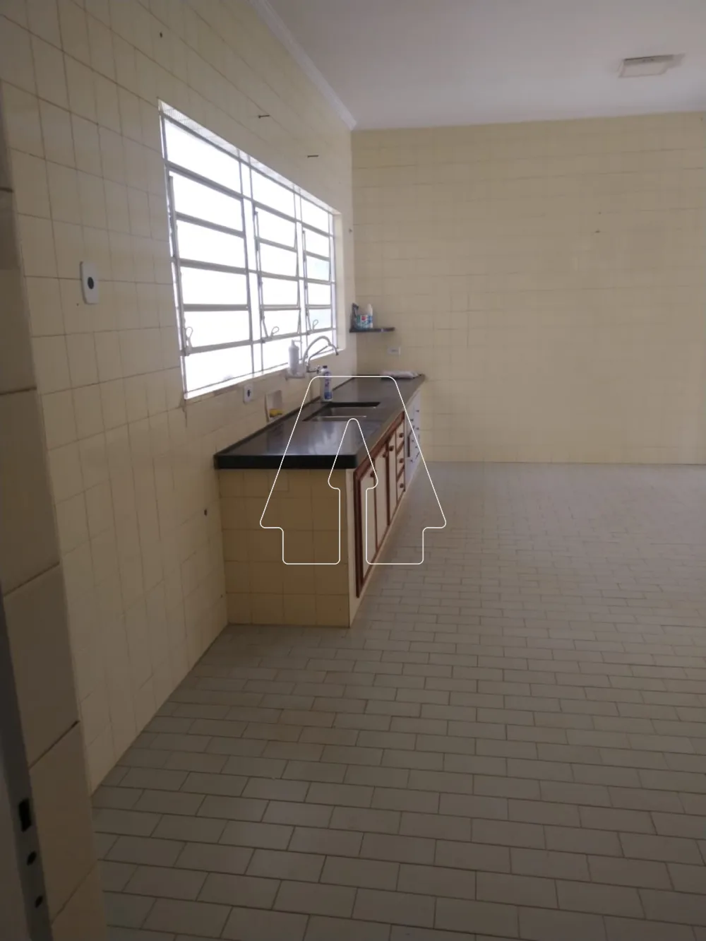 Comprar Casa / Residencial em Ara&ccedil;atuba R$ 450.000,00 - Foto 8