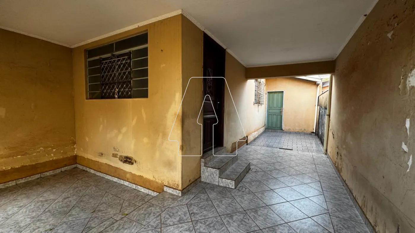 Comprar Casa / Residencial em Ara&ccedil;atuba R$ 200.000,00 - Foto 1