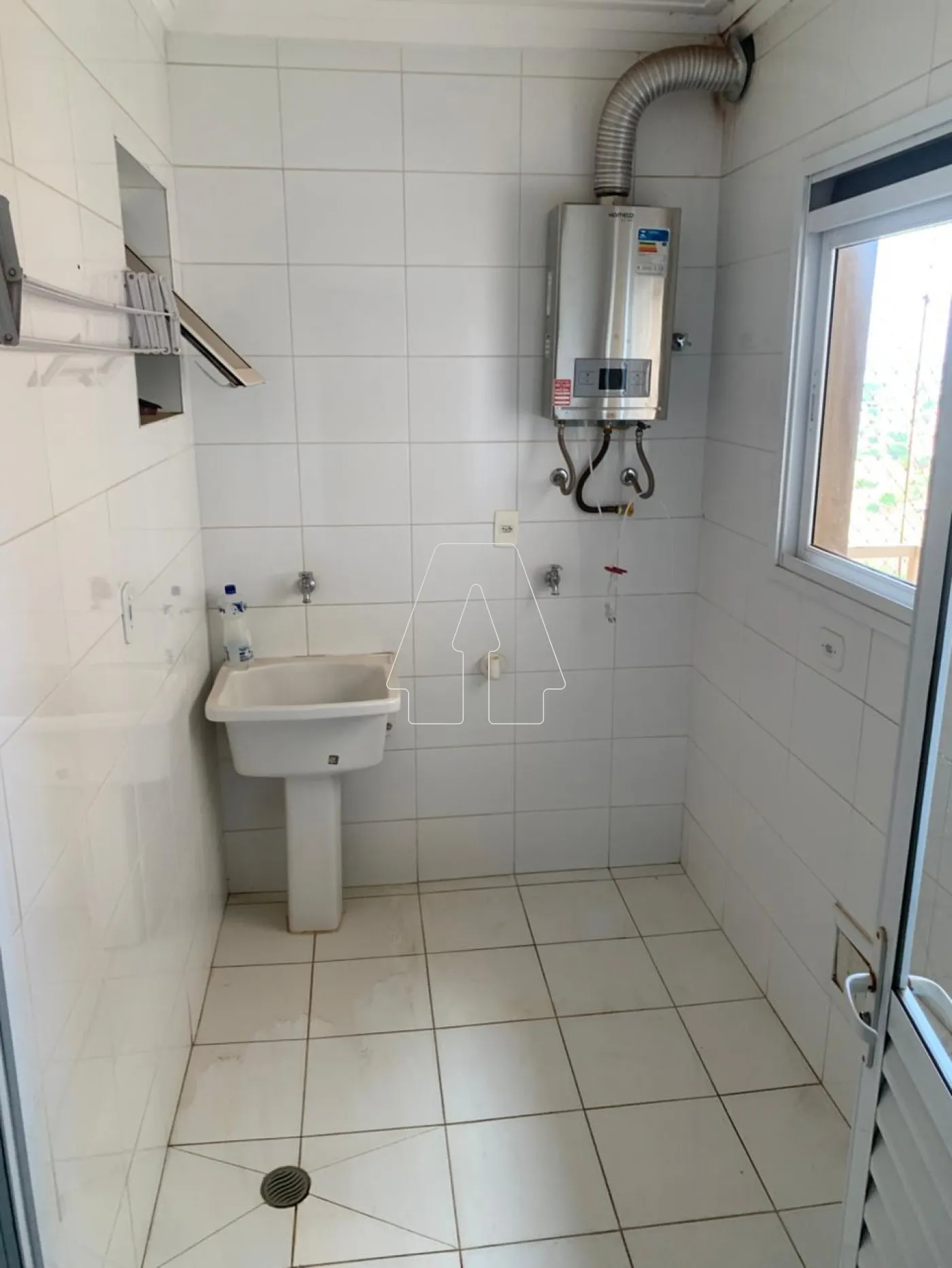 Alugar Apartamento / Padr&atilde;o em Ara&ccedil;atuba R$ 3.800,00 - Foto 9
