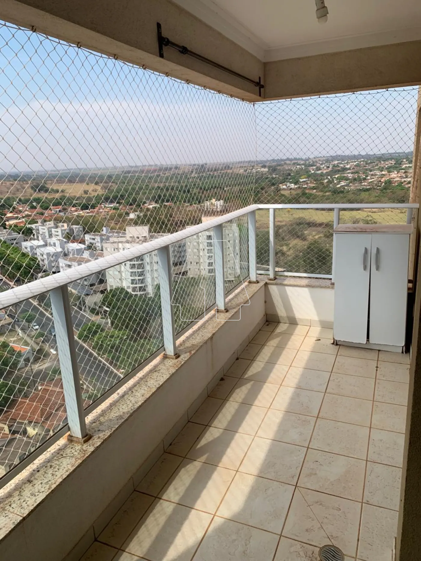 Alugar Apartamento / Padr&atilde;o em Ara&ccedil;atuba R$ 3.800,00 - Foto 4