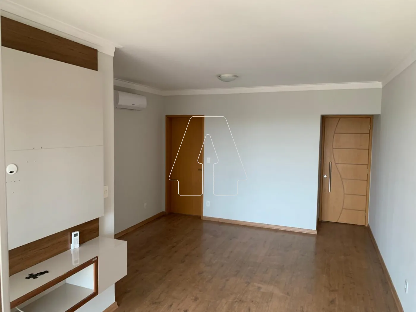 Alugar Apartamento / Padr&atilde;o em Ara&ccedil;atuba R$ 3.800,00 - Foto 1