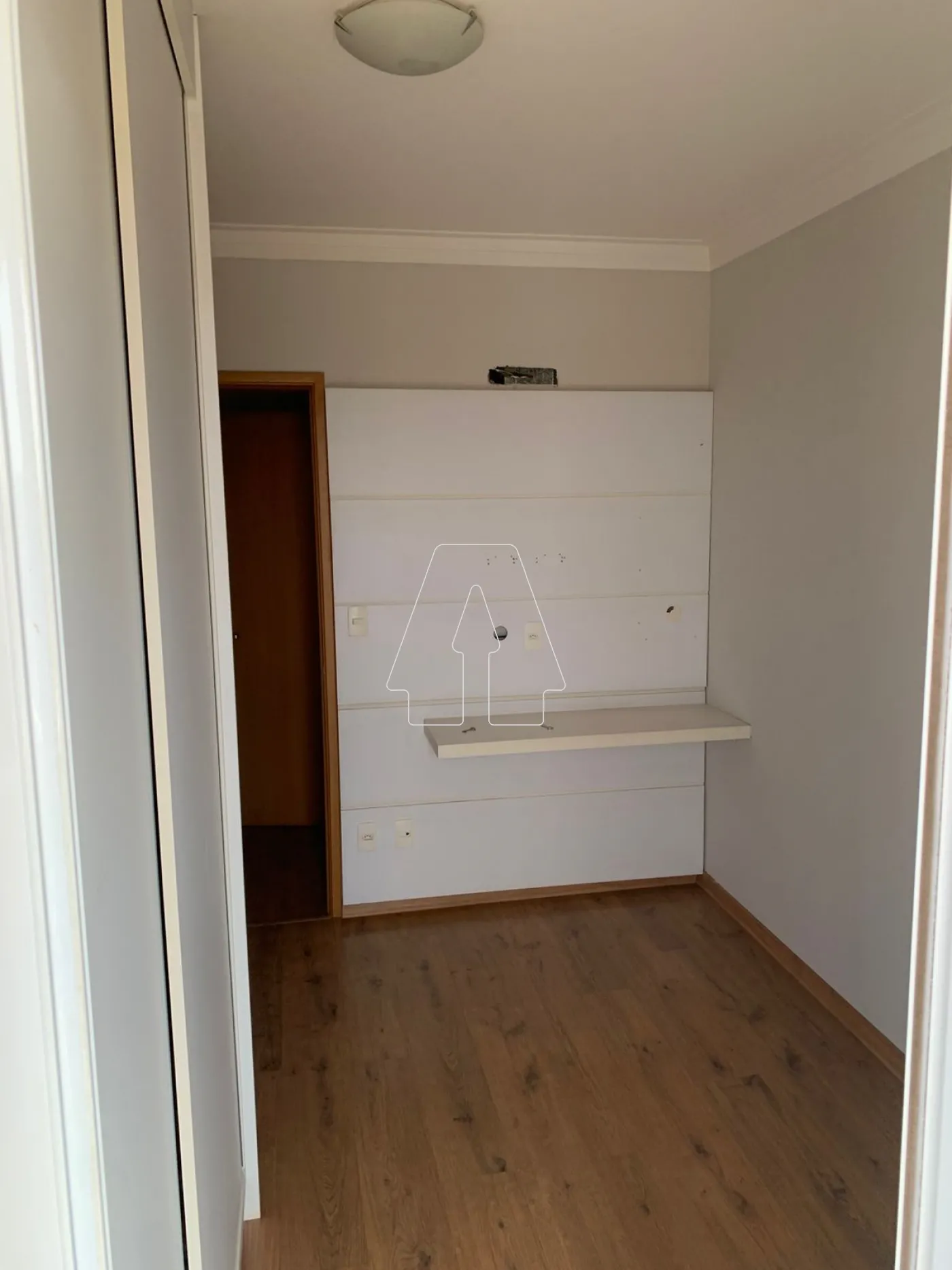 Alugar Apartamento / Padr&atilde;o em Ara&ccedil;atuba R$ 3.800,00 - Foto 2